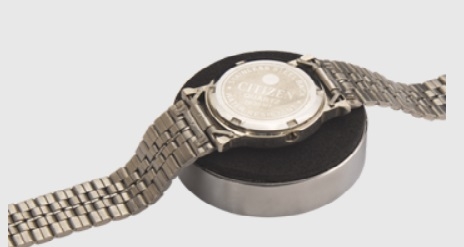 Cuscinetto diametro 5 cm. per appoggiare orologi - 5 cm diameter cushion for supporting watches